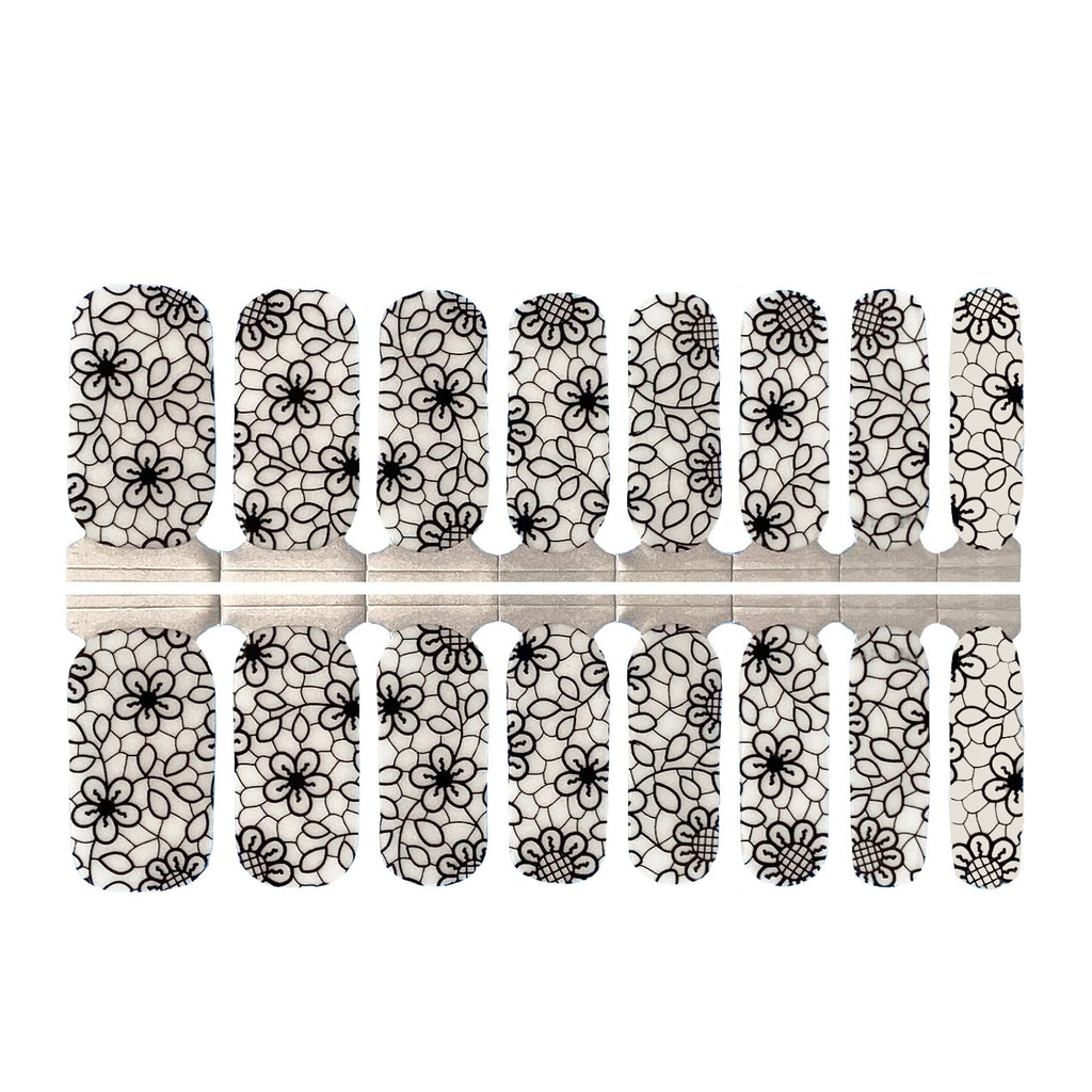 B&W Daisies - NailsMailed